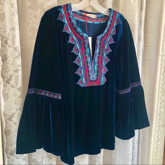 SOLITAIRE * NWT Blue Velvet Embroidered Boho Bell-Sleeve Top - Picture 7 of 11